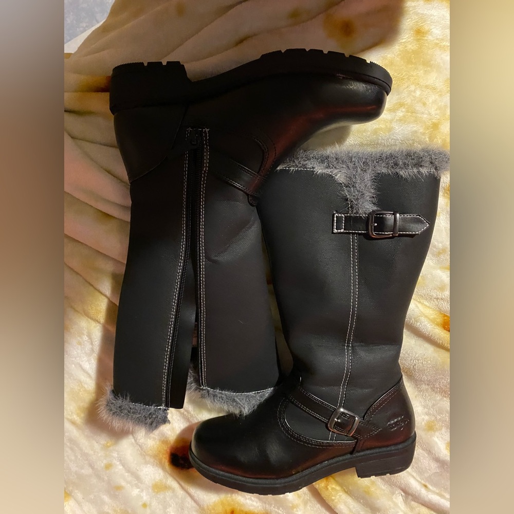 Totes size(8) winter boots